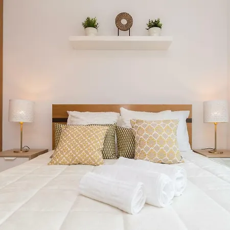 Deluxe Modern Flat With Balcony By Host Wise * Oporto