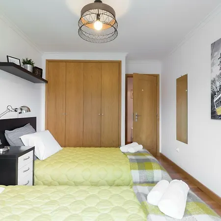 Appartement Deluxe Modern Flat With Balcony By Host Wise *