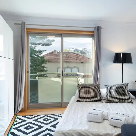 Appartement Deluxe Modern Flat With Balcony By Host Wise *