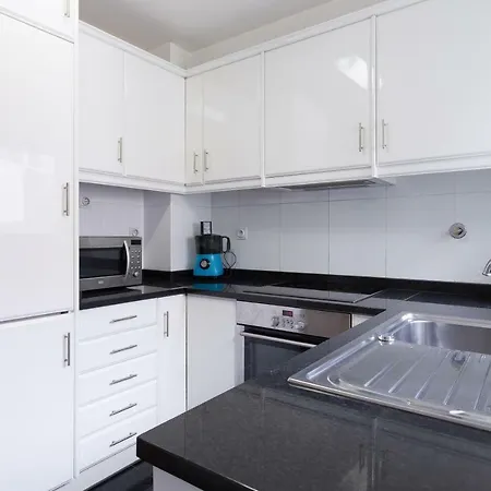 Deluxe Modern Flat With Balcony By Host Wise Apartment *