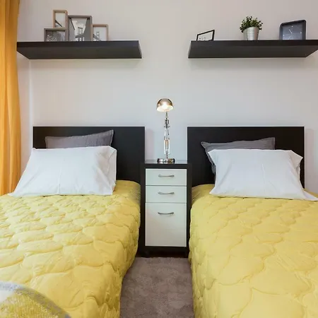 Deluxe Modern Flat With Balcony By Host Wise Apartment Porto