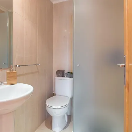 Deluxe Modern Flat With Balcony By Host Wise