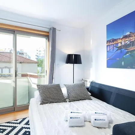 Apartment Deluxe Modern Flat With Balcony By Host Wise Porto