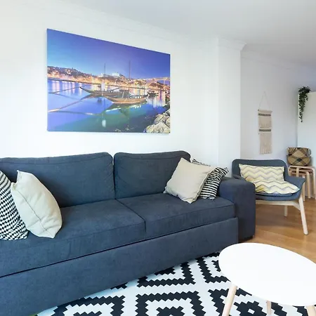 Deluxe Modern Flat With Balcony By Host Wise Porto
